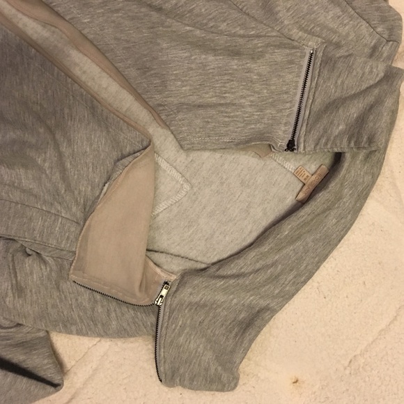 Anthropologie open sweatshirt - Picture 2 of 3
